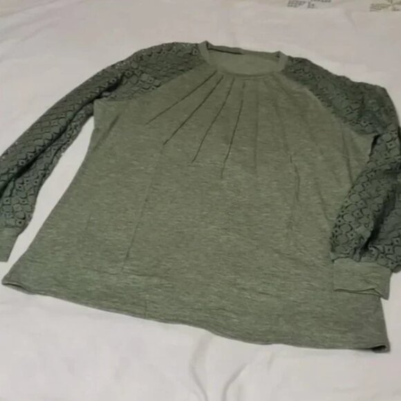 NEW Round Neck Raglan Lace Long Sleeve T-shirt in Green Size L NWOT - Picture 1 of 7